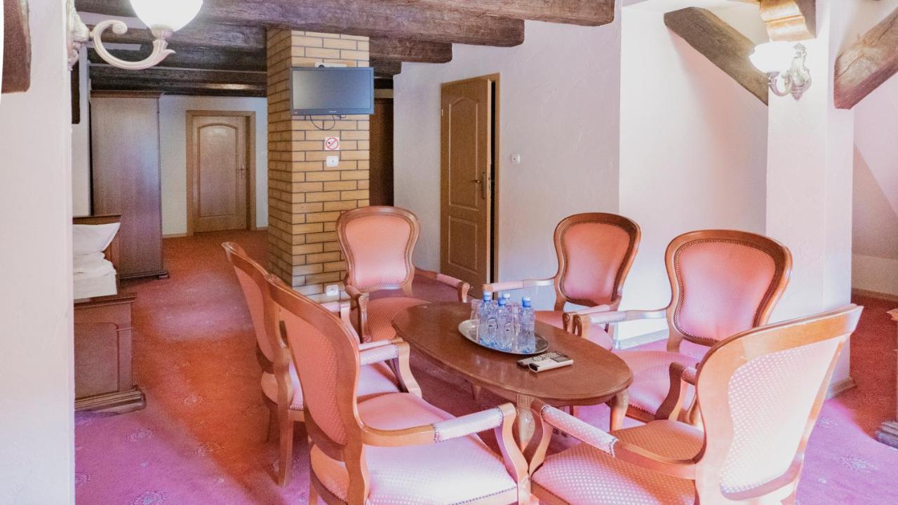 Hotel "Dworek Lesniczowka" Wodzisław Śląski Exteriér fotografie