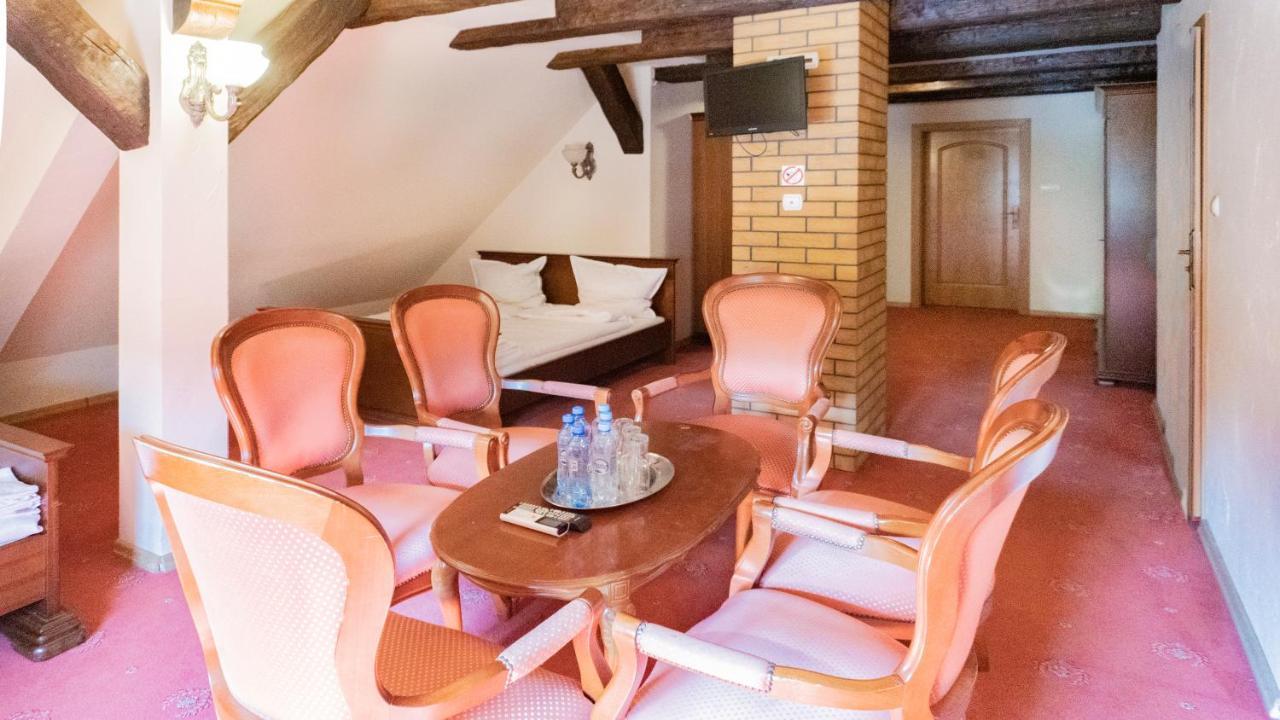 Hotel "Dworek Lesniczowka" Wodzisław Śląski Exteriér fotografie
