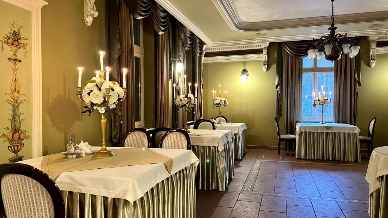 Hotel "Dworek Lesniczowka" Wodzisław Śląski Exteriér fotografie
