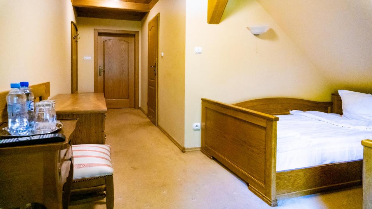 Hotel "Dworek Lesniczowka" Wodzisław Śląski Exteriér fotografie