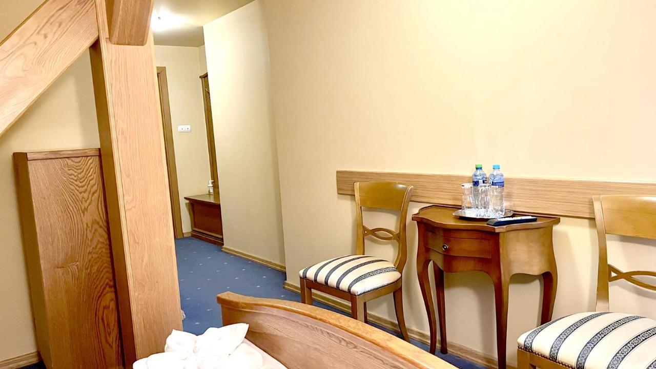 Hotel "Dworek Lesniczowka" Wodzisław Śląski Exteriér fotografie