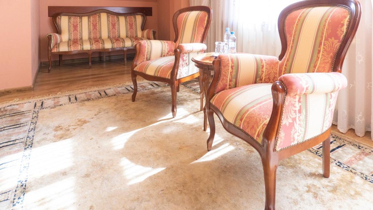 Hotel "Dworek Lesniczowka" Wodzisław Śląski Exteriér fotografie