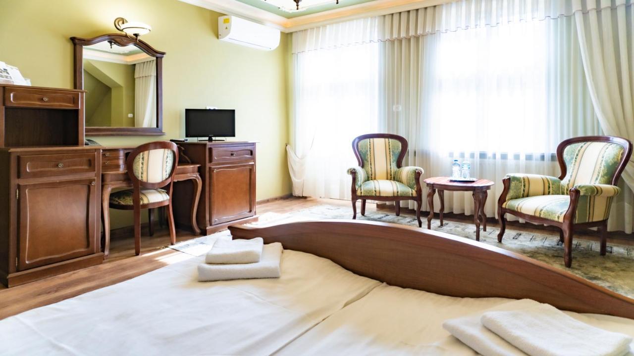 Hotel "Dworek Lesniczowka" Wodzisław Śląski Exteriér fotografie