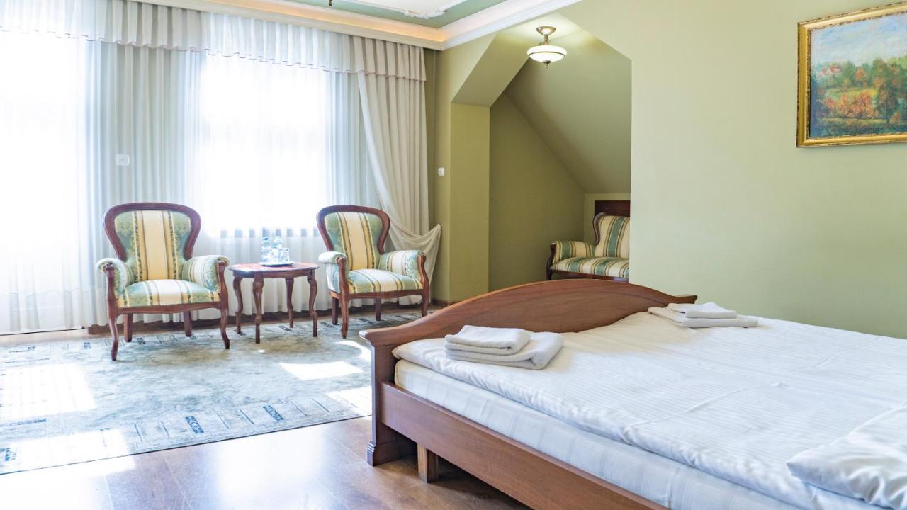 Hotel "Dworek Lesniczowka" Wodzisław Śląski Exteriér fotografie