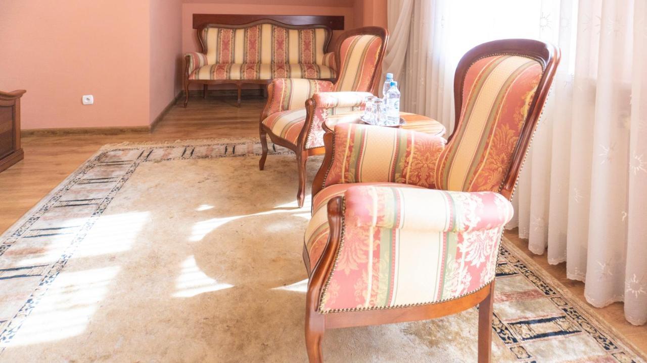 Hotel "Dworek Lesniczowka" Wodzisław Śląski Exteriér fotografie