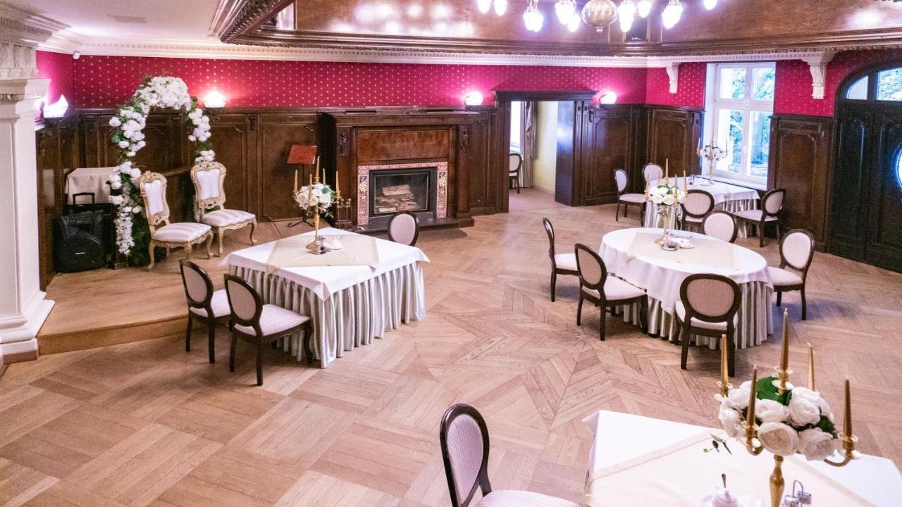 Hotel "Dworek Lesniczowka" Wodzisław Śląski Exteriér fotografie