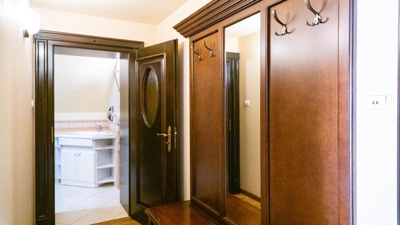 Hotel "Dworek Lesniczowka" Wodzisław Śląski Exteriér fotografie