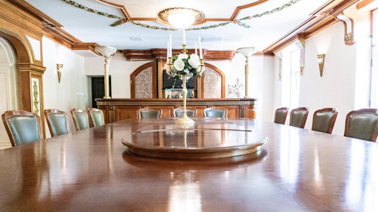 Hotel "Dworek Lesniczowka" Wodzisław Śląski Exteriér fotografie