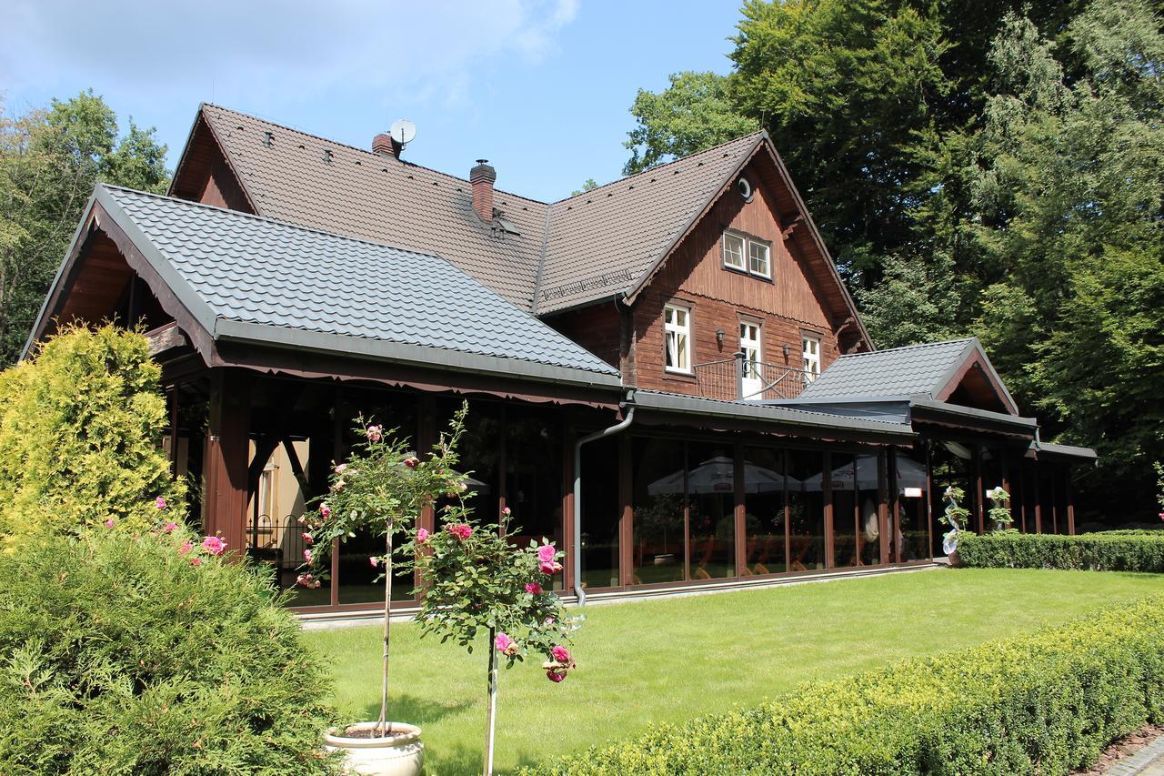 Hotel "Dworek Lesniczowka" Wodzisław Śląski Exteriér fotografie
